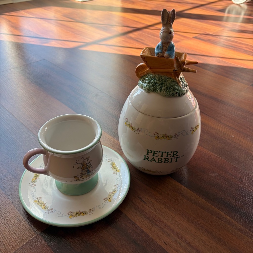 Teleflora Peter Rabbit Beatrix Potter Cookie Jar Teacup and Saucer Set 2002 2003